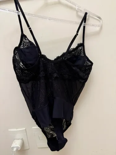 Body rendado preto