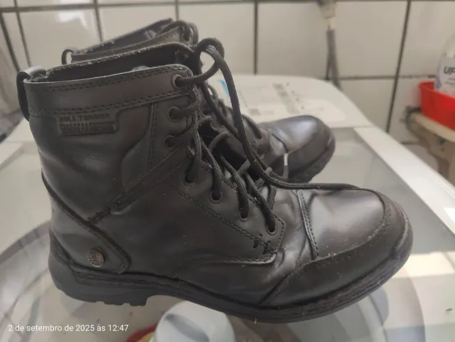 BOTA BULL TERRIER PRETA 40