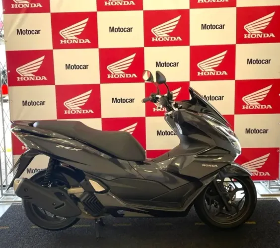 Honda PCX 160 com baixo km.