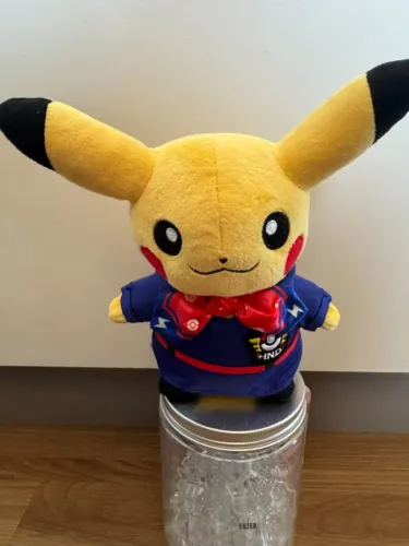 Pikachu Pelúcia - Edição Exclusiva Aeroporto Haneda (HND) 