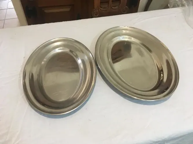 Travessas de aço inox muito conservadas (anos 70)