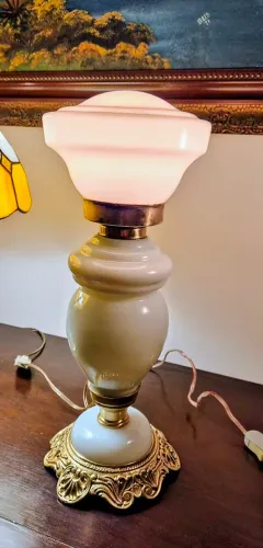 Abajur todo em Opalina