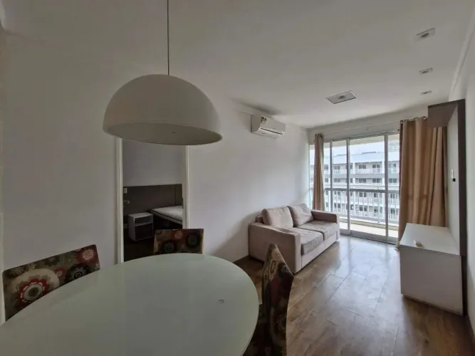 Apartamento com 1 quarto à venda com porteira fechada em Santos