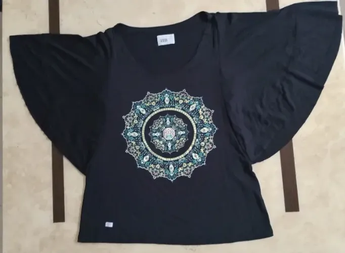 Blusa em Viscose Preta Manga morcego estampa mandala Moda grande GG NOVA