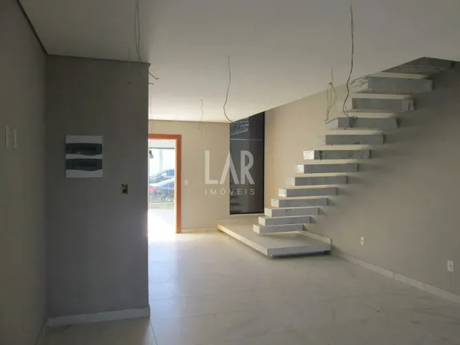 Casa Geminada à venda, 3 quartos, 3 suítes, 3 vagas, Planalto - Belo Horizonte/MG