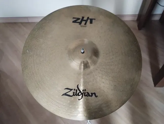 Set de pratos Zildjian ZHT + Pratos Meinl Top D+ com Bag Zildjian (Preço de Desapego)