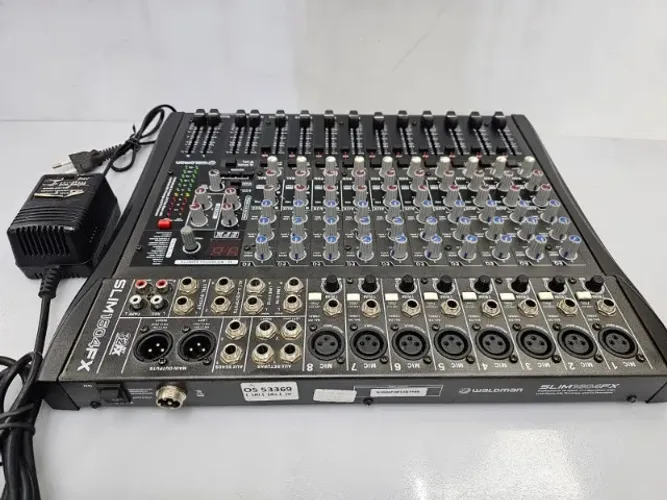Mesa Waldamn Slim1604FX - 12 canais e Efeito SEMI NOVA PERFEITA
