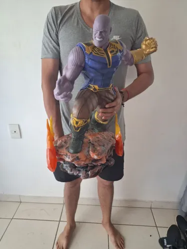 Estátua Thanos - Action Figure Colecionável! 60cm