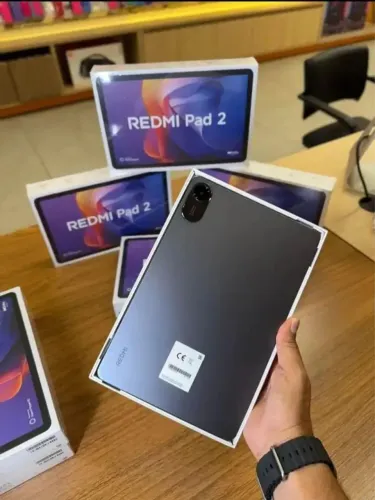 Tablet Xiaomi Redmi Pad 2 com entrada para chip 