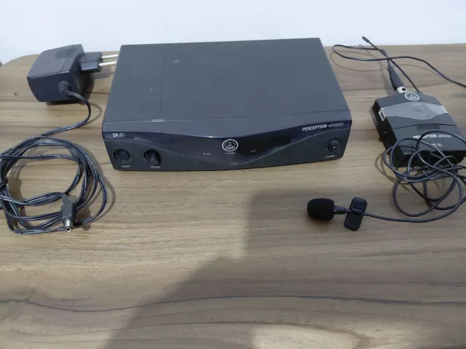 Sistema de som AKG sem fio Ótimo estado 