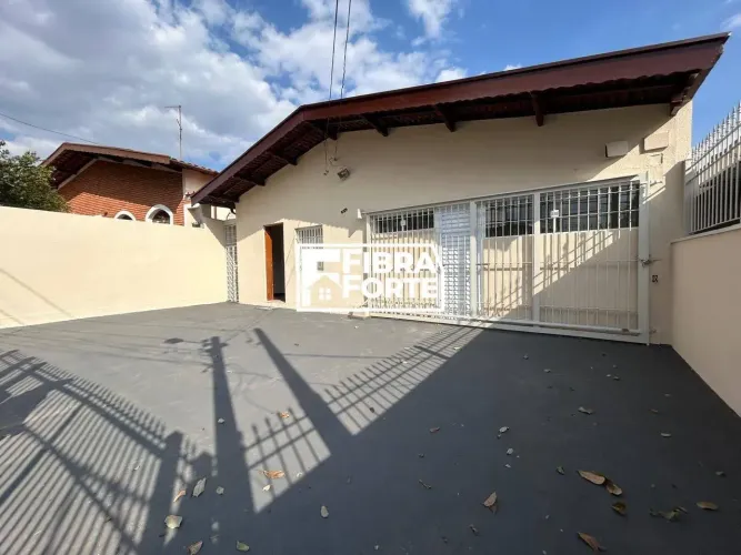 Casa Terrea com edicula e Piscina
