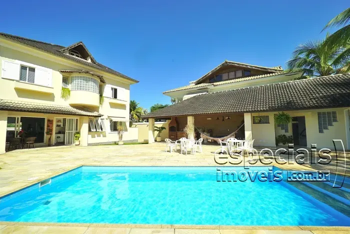 Casa à venda no Crystal Lake. Barra da Tijuca. 5 Suítes.