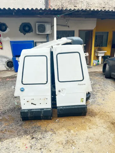 Portas traseiras Fiorino 2008 (Direita e esquerda)