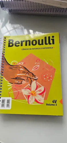 Livros Bernoulli que auxilia no estudo para o vestibular.