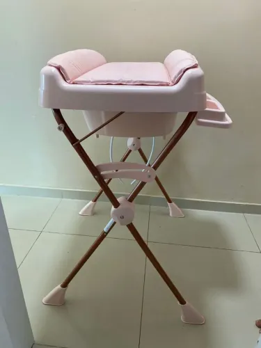 Banheira de Bebê com Trocador Burigotto Millenia + Mon Amour Rosa .