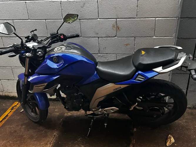 FZ25