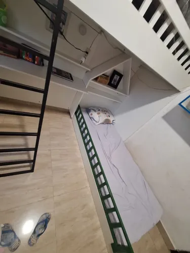 ? Cama infantil em MDF planejados + colchões + mesa e cadeira de estudo
