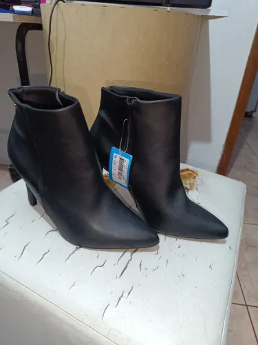 Bota Vizzano nova 