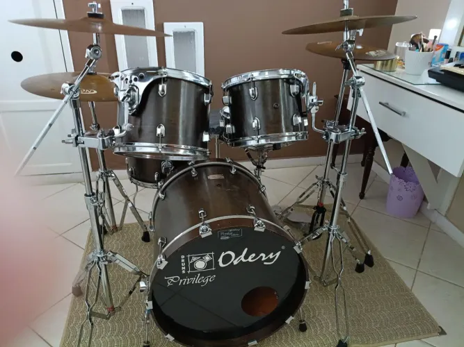 Bateria Odery Privilege completa com pratos 