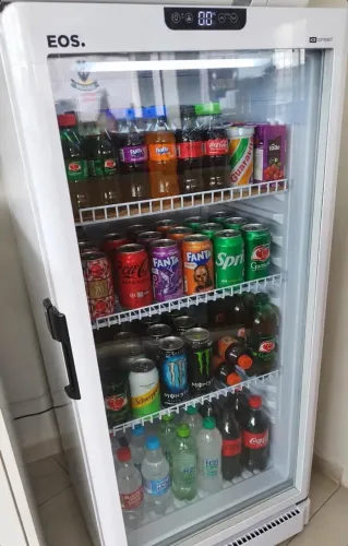 Refrigerador Expositor de bebidas vertical Eos 198 Litros - 110v