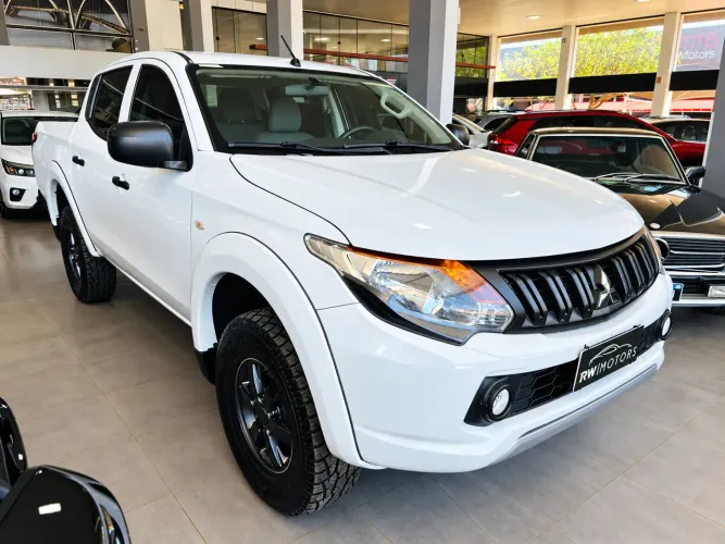 Mitsubishi L200 Triton Sport GL 2.4 Diesel 2023