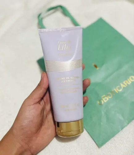 Creme de Banho Acetinado Lily OBOTICARIO