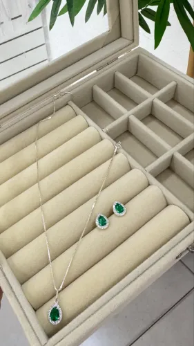 Conjunto gota verde em prata 925