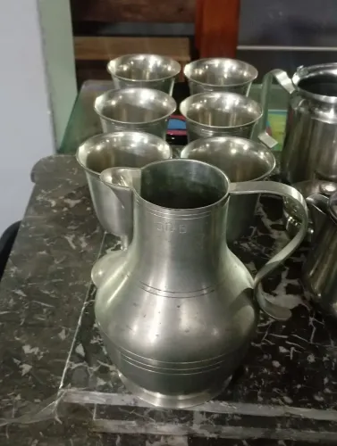 Jogo de taças de vinho de estanho