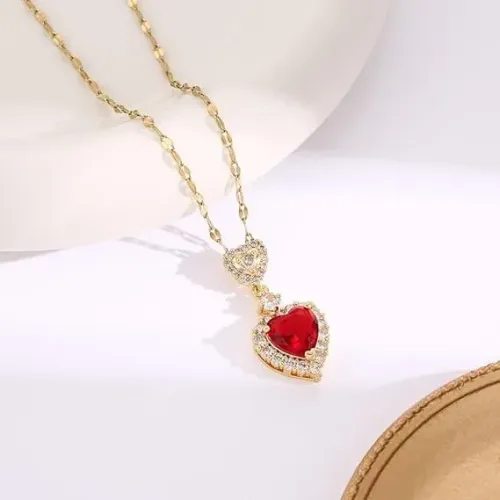 Colar Feminino Coração Vermelho Cravejado com Zircônias Corrente Dourada Elegante
