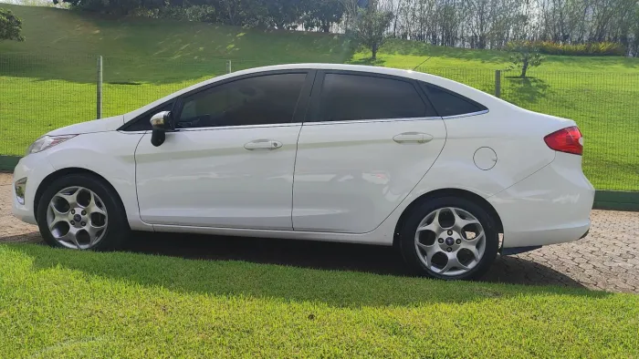 Ford Fiesta Sedan SE 1.6 16V Flex 4P 2013