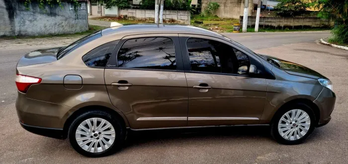 Fiat Grand Siena Essence 1.6 Flex 16V 2016