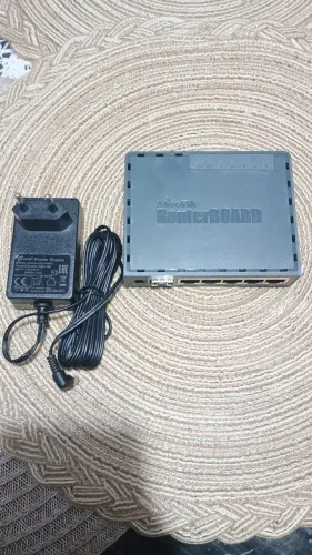 Roteador MikroTik hEX S RB760iGS 5 Portas Gigabit + SFP + USB