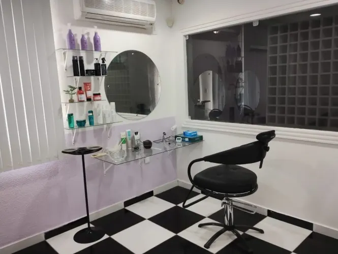 Alugo um salão de beleza completo para vc já entrar e atender seus clientes.