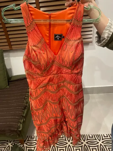 vestido curto coral lore tamanho P