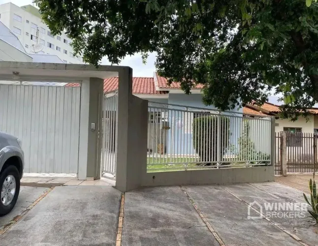 Casa com 3 dormitórios à venda, 165 m² por R$ 980.000,00 - Zona 01 - Cianorte/PR