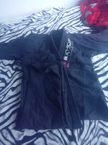 Vendo um kimono de segunda mao