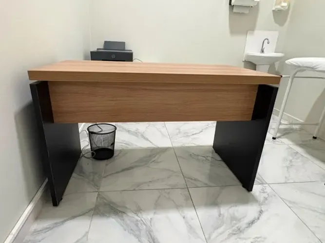 MESA DE ESCRITORIO