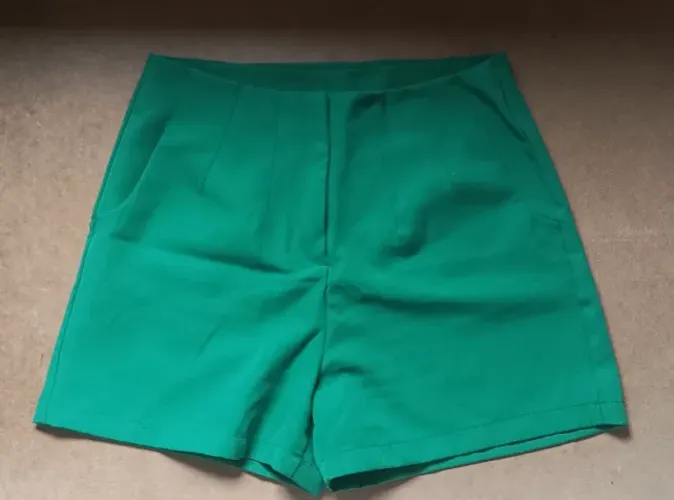 shorts alfaiataria verde bandeira cintura alta tam g