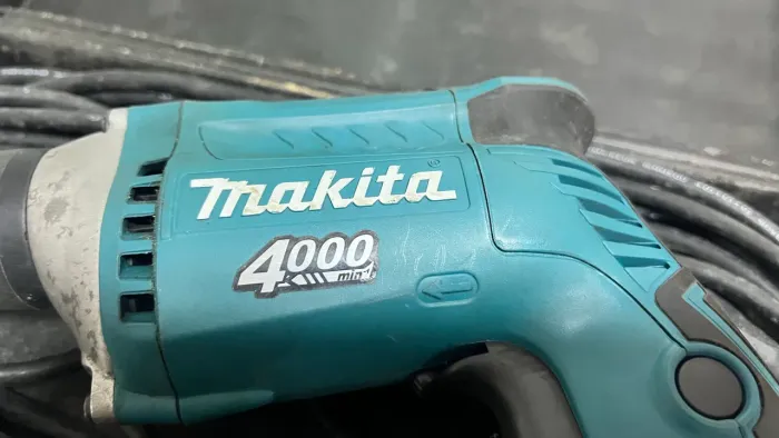 Parafusadeira makita 4000 NOVA