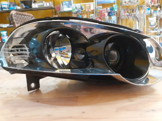 Vendo FAROL PALIO/STRADA 2009 à 2020 Preto Lado Esquerdo 