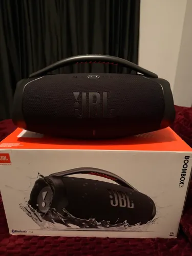 Vendo JBL Boombox 3 Nova com caixa