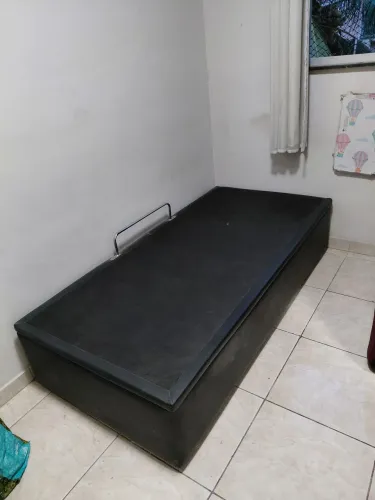 Vende-se baú de cama de solteiro ortobom.