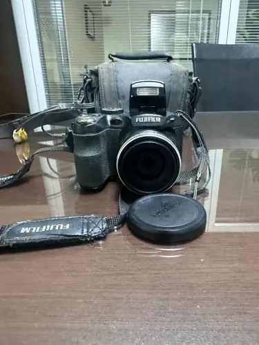 FUJIFILM FINEPIX S3300 + CARTÃO DE MEMÓRIA + BOLSA