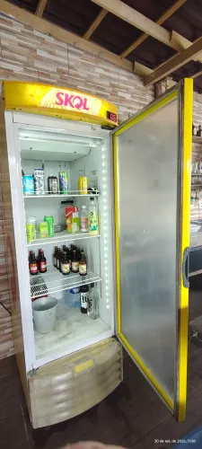 Cervejeira Skol Metal frio