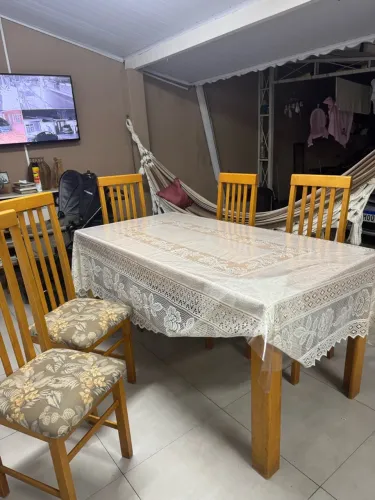 Mesa de jantar de madeira 6 lugares