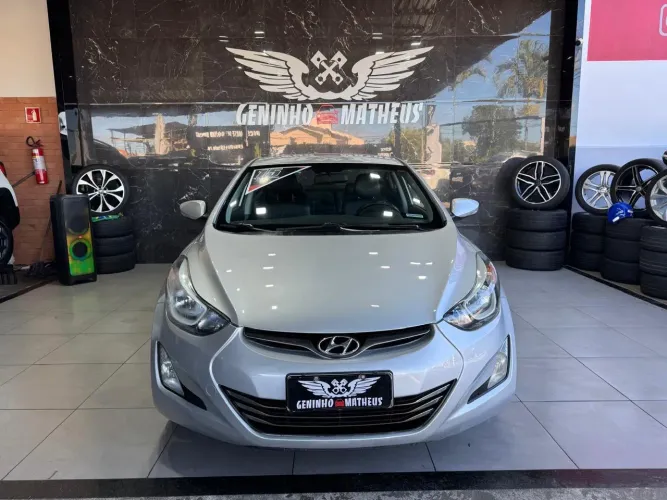 Hyundai Elantra GLS 2.0 16V Mec. 2015