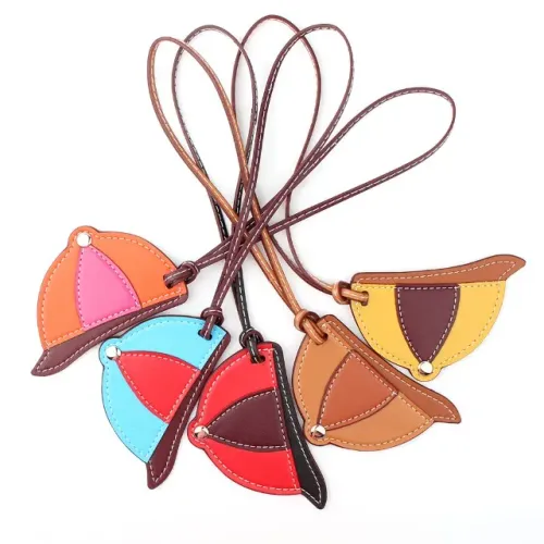 Chaveiros e Charms para Bolsa - BOINA