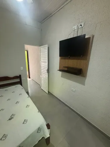 Linda Kitnet no Centro de Caraguatatuba incluso água, luz e IPTU