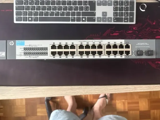 Switch HP 1410-24G J9561A 24 Portas Gigabit