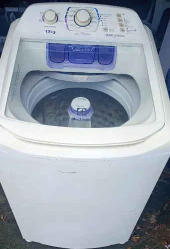 Máquina de lavar Electrolux 12 kg cesto inox 